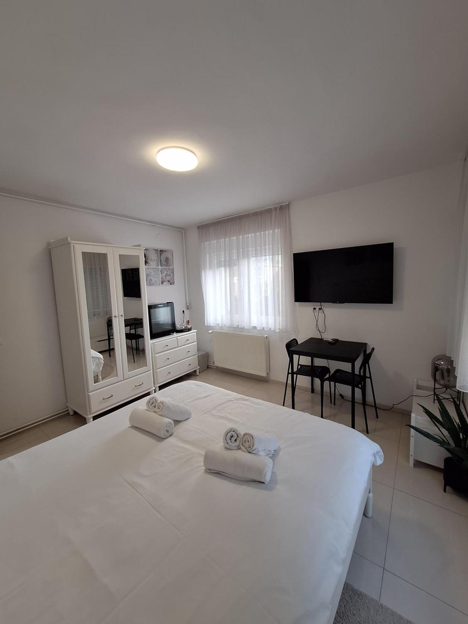 Comfort Rooms Remiza - Free Private Parking - Self Check-In Ζάγκρεμπ Εξωτερικό φωτογραφία